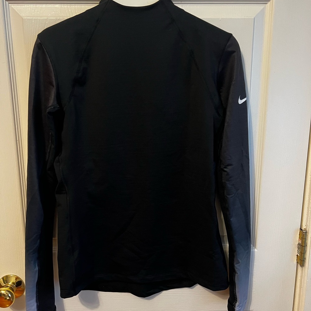 Activewear Nike top for Cold weather